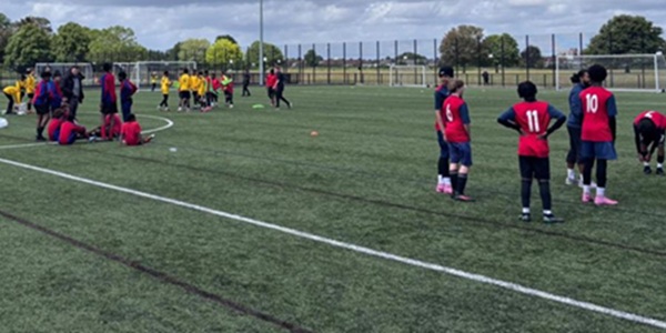 Barking & Dagenham schools say: football not knife crime! 580_BD knives.jpg